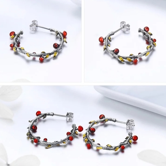 💎NEW💎 S925 WINTERBERRY SMALL HOOP EARRINGS - Picture 2 of 6